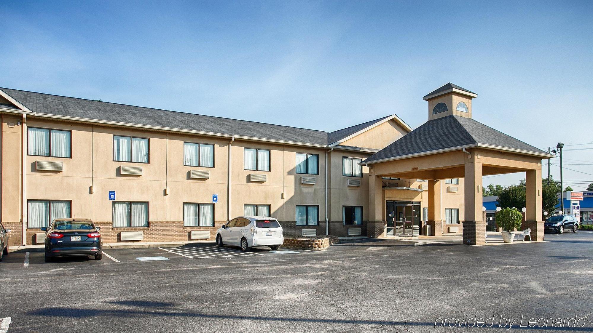 Econo Lodge Waynesboro Bagian luar foto