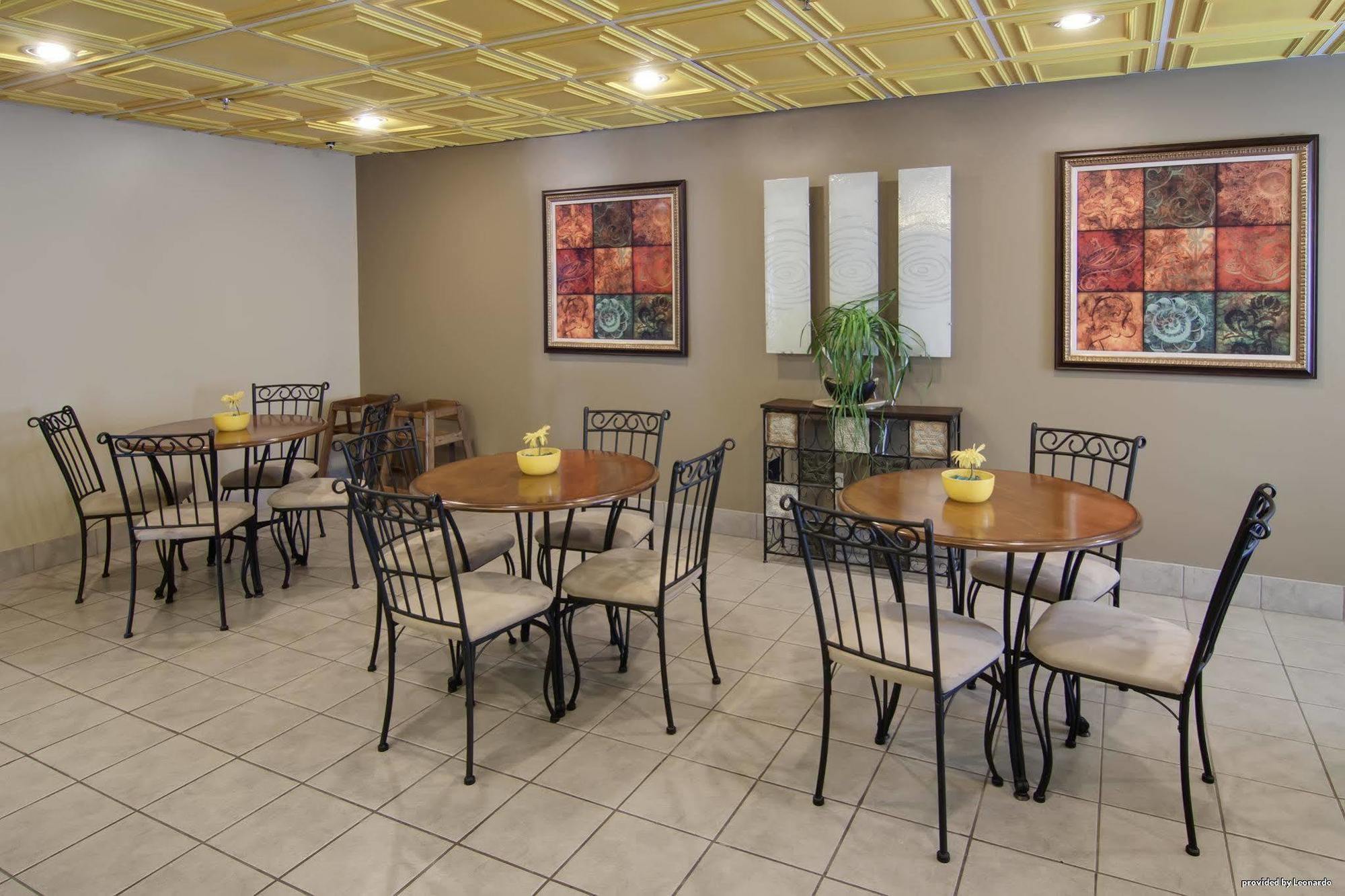 Econo Lodge Waynesboro Restoran foto