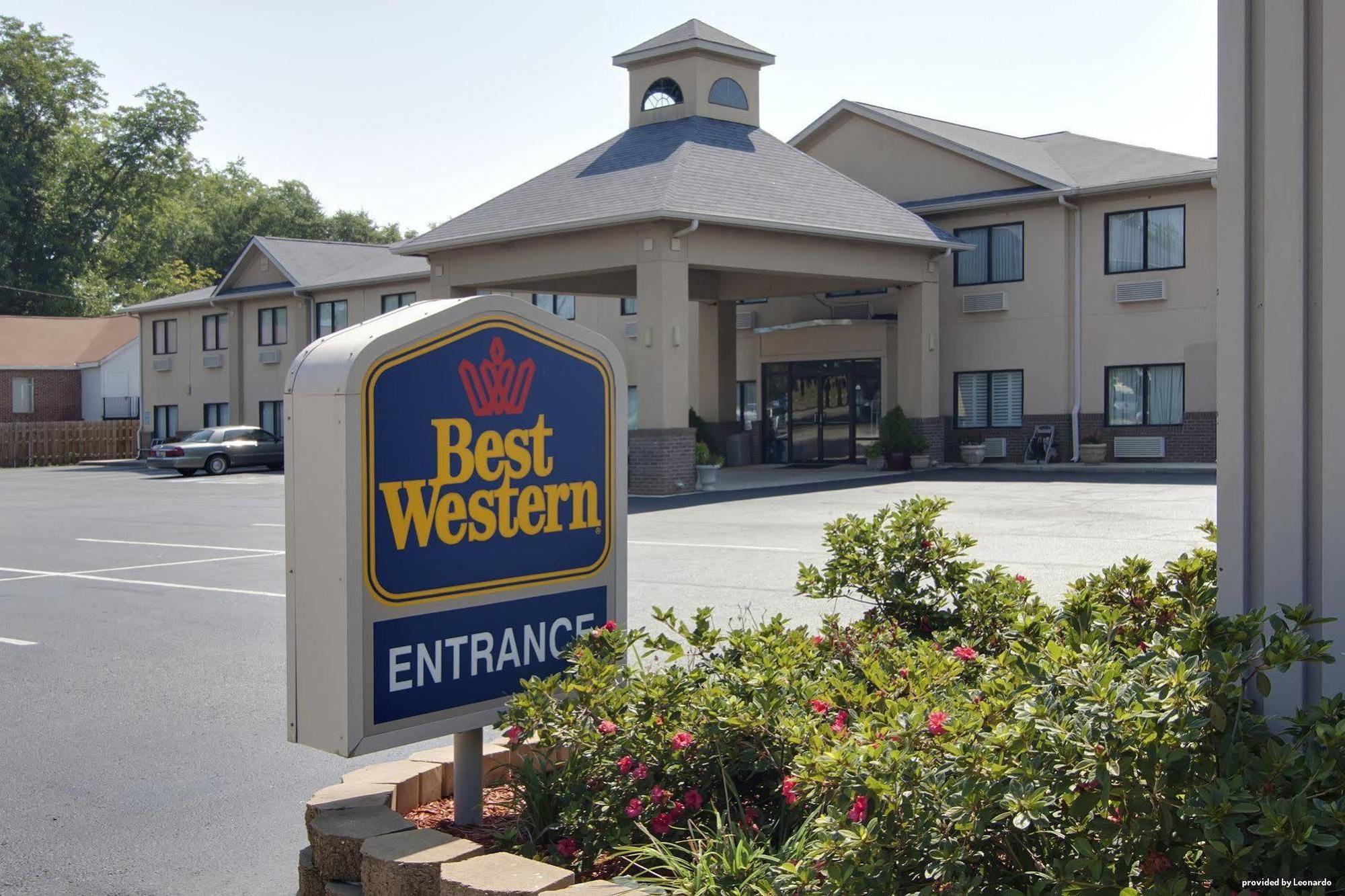 Econo Lodge Waynesboro Bagian luar foto