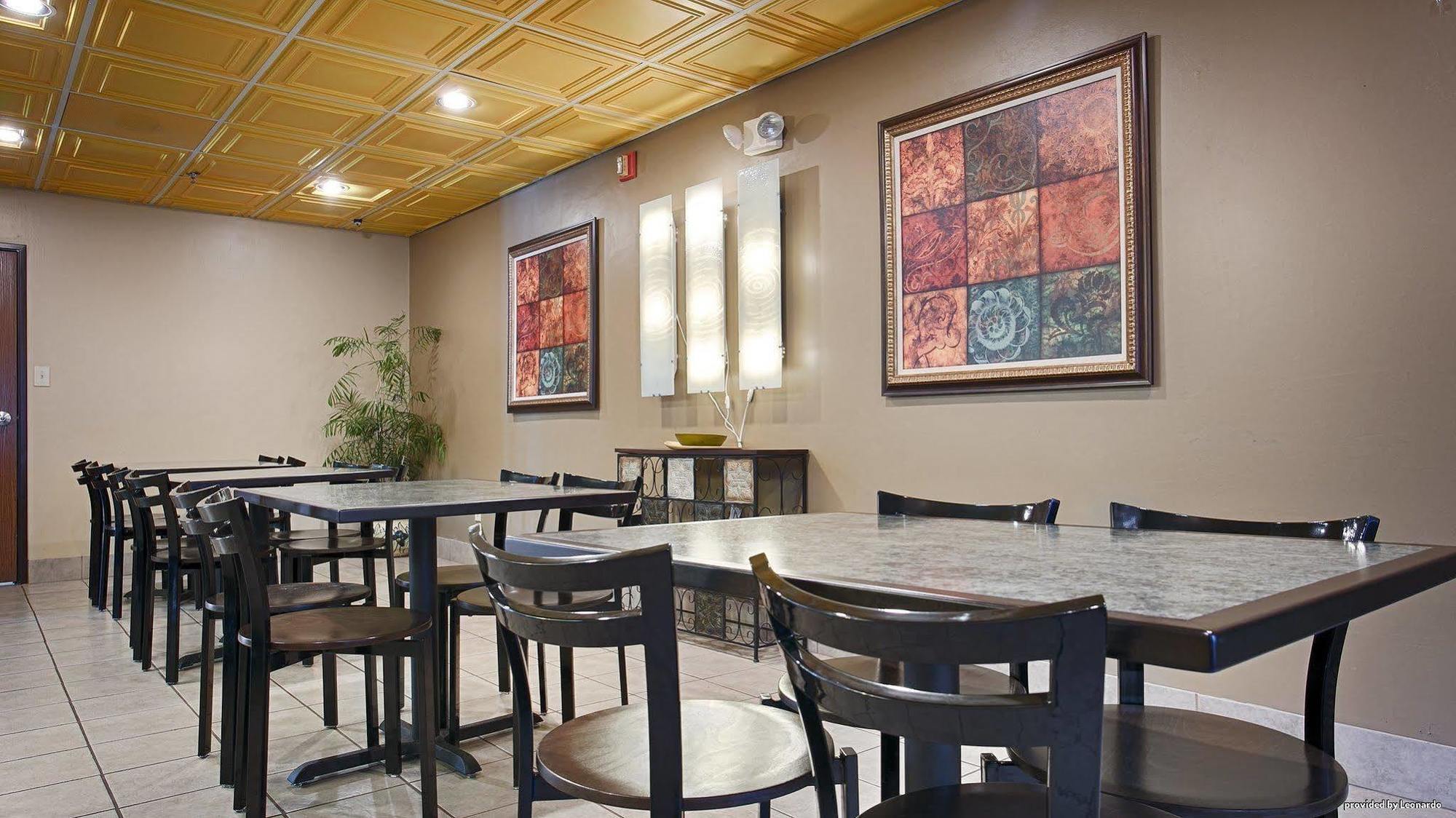 Econo Lodge Waynesboro Bagian luar foto